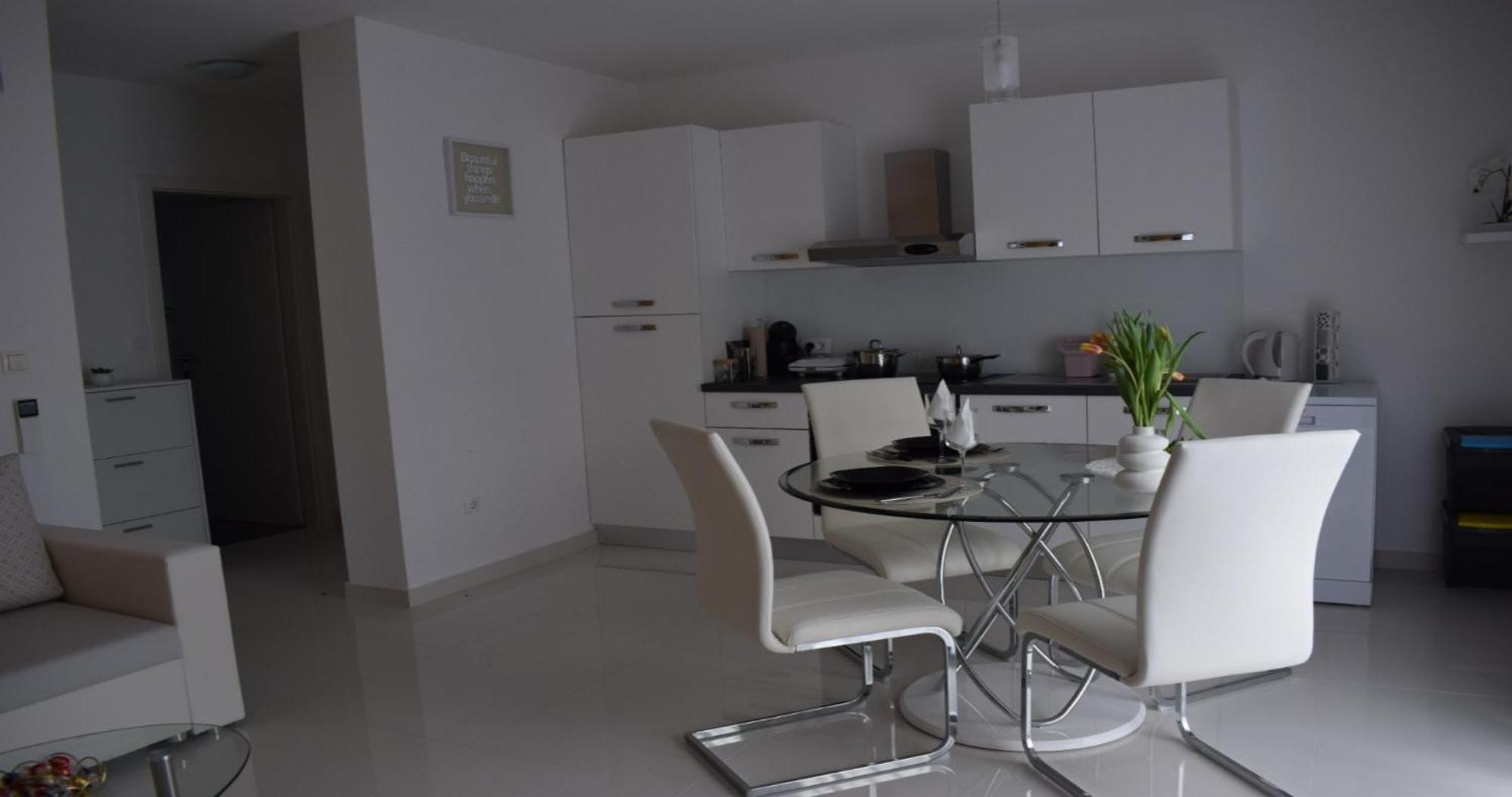Apartmani Foresta Kras Exterior photo