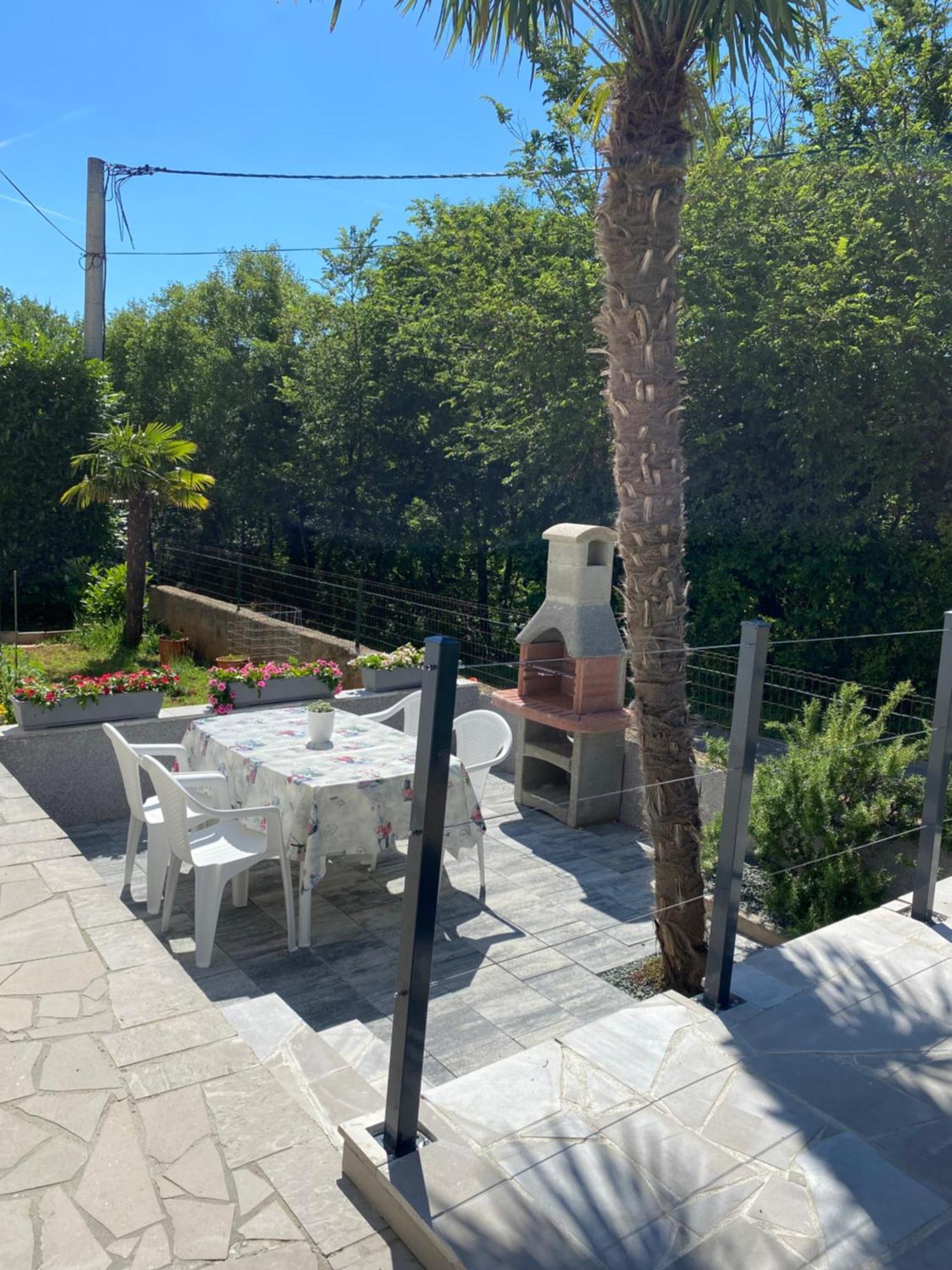 Apartmani Foresta Kras Exterior photo